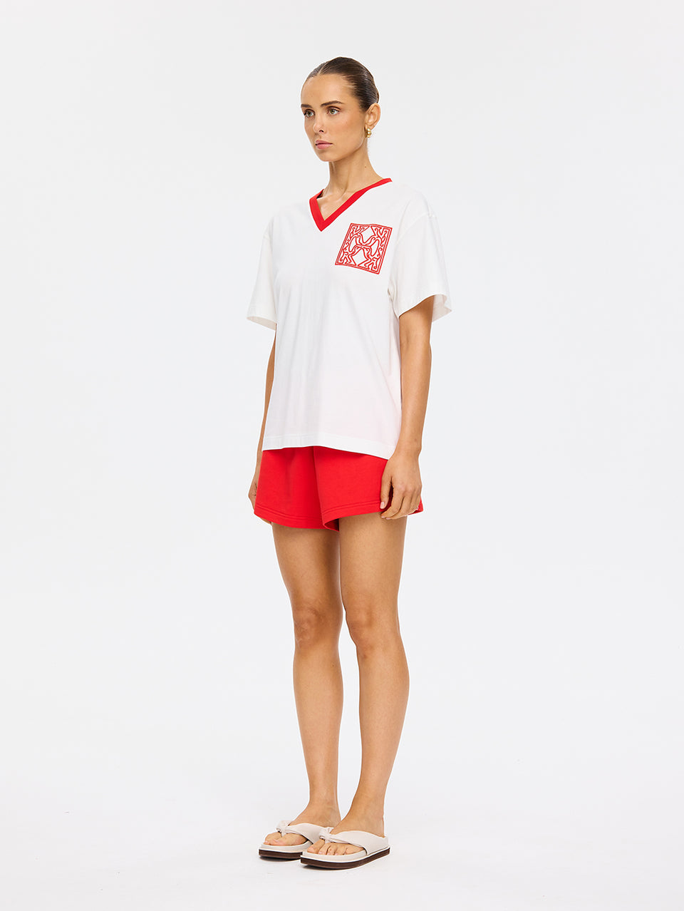 E90IVOR_Rue-Embroidered-Tee_Chili-Red_2