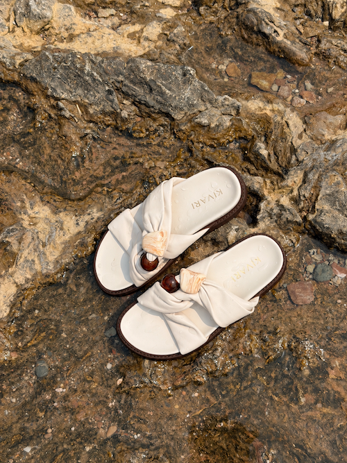 Kora Twist Flat