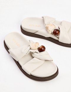 Kora Twist Flat
